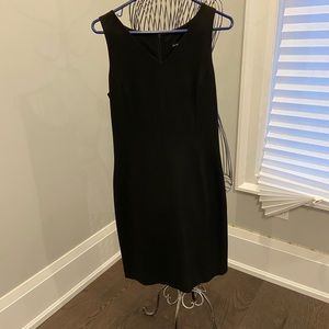 Super cute black dress!